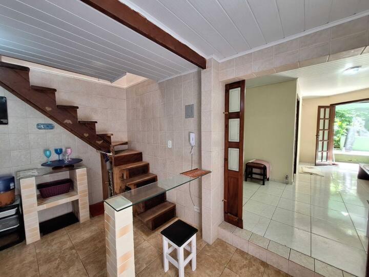 Casa Aconchegante Em Curitiba Hotel Luaran gambar